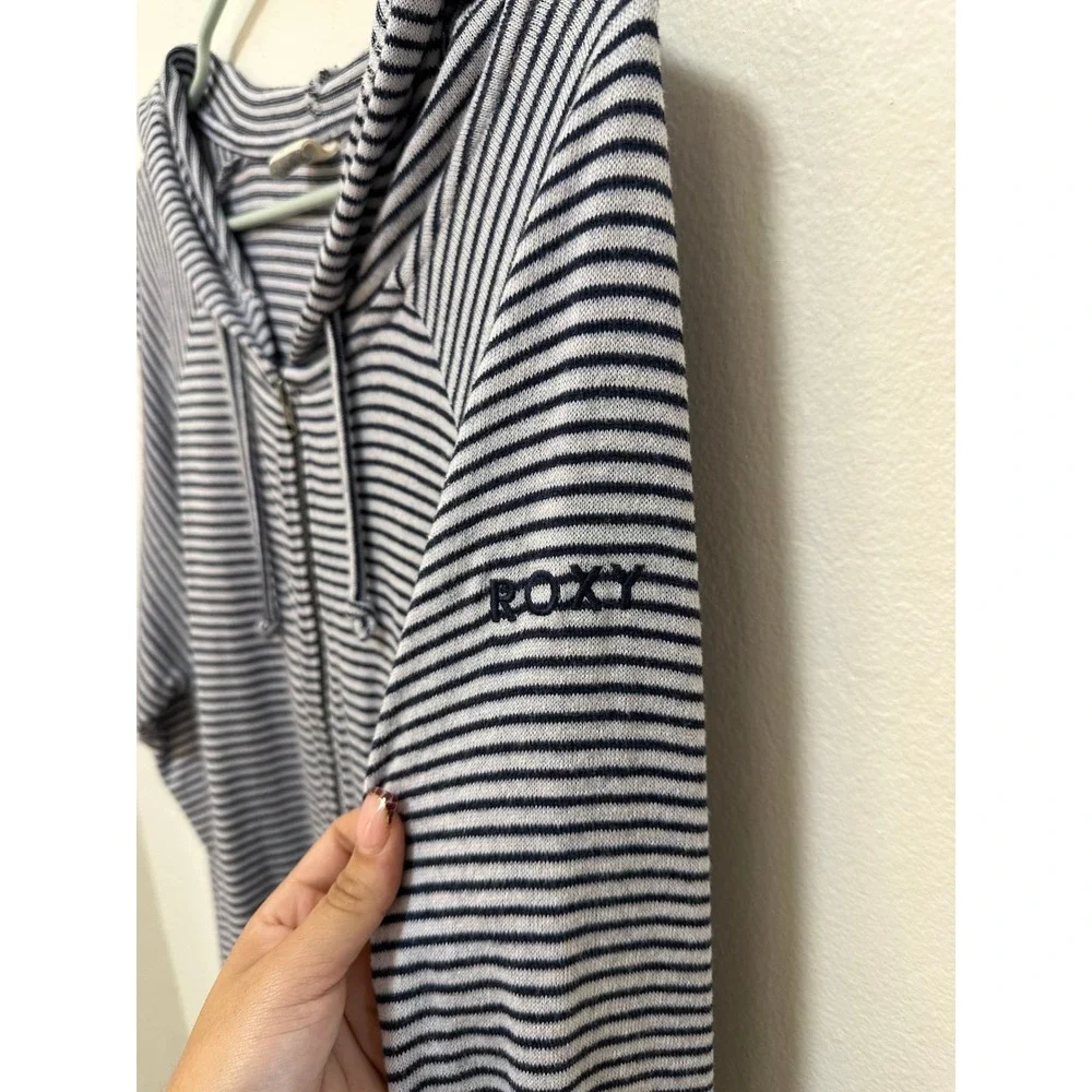 Roxy Kids XL 14 Striped Hoodie Zip Up Sweatshirt Navy Blue White‎